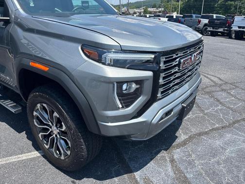 2023 GMC Canyon Denali
