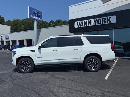 2022 GMC Yukon XL AT4