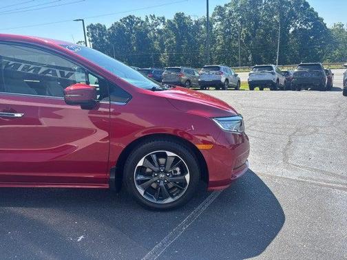 Radiant Red Metallic II [Red] 2022 Honda Odyssey Elite