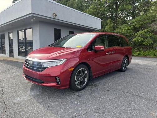 Radiant Red Metallic II [Red] 2022 Honda Odyssey Elite