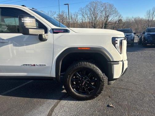 2025 GMC Sierra 2500 AT4