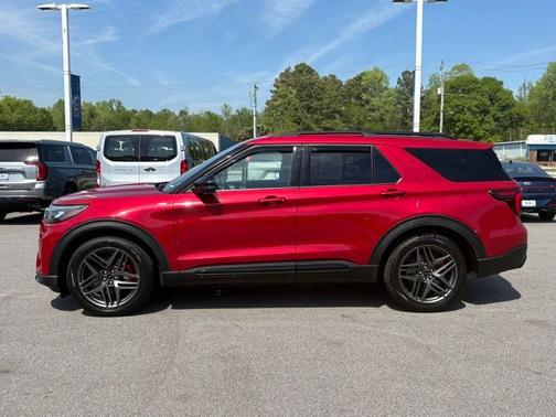 RAPID RED MET TINTED CC 2025 Ford Explorer ST-LINE