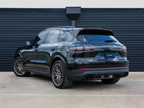 2023 Porsche Cayenne E-Hybrid Platinum Edition