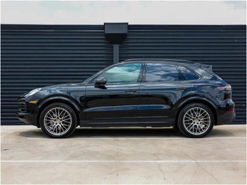 2023 Porsche Cayenne E-Hybrid Platinum Edition