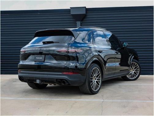 2023 Porsche Cayenne E-Hybrid Platinum Edition