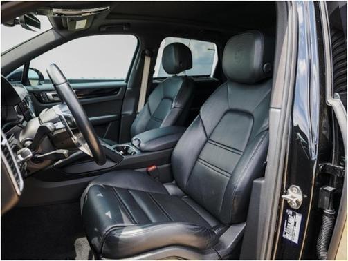 2023 Porsche Cayenne E-Hybrid Platinum Edition