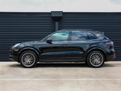 2023 Porsche Cayenne E-Hybrid Platinum Edition