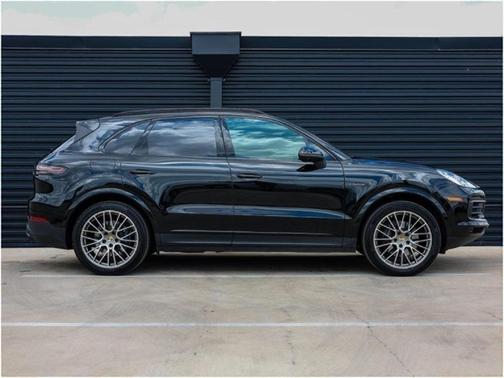 2023 Porsche Cayenne E-Hybrid Platinum Edition