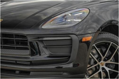 2025 Porsche Macan T