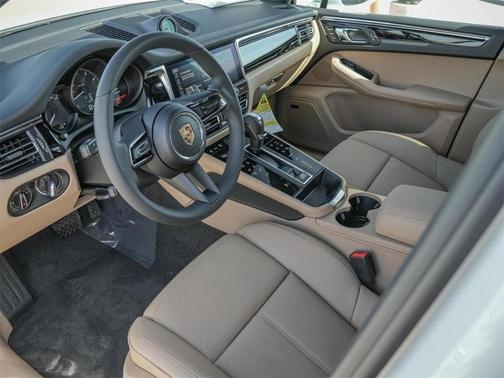 2025 Porsche Macan T