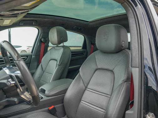 2023 Porsche Cayenne GTS