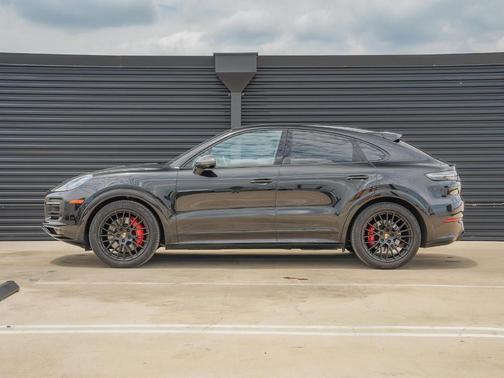 2023 Porsche Cayenne GTS