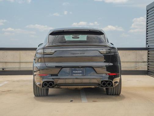2023 Porsche Cayenne GTS