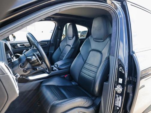 2020 Porsche Cayenne Turbo Coupe AWD