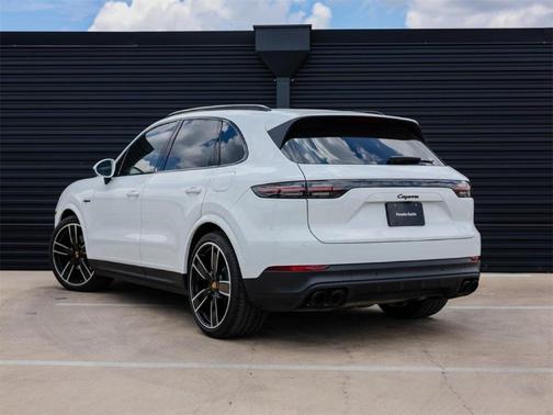 2023 Porsche Cayenne E-Hybrid