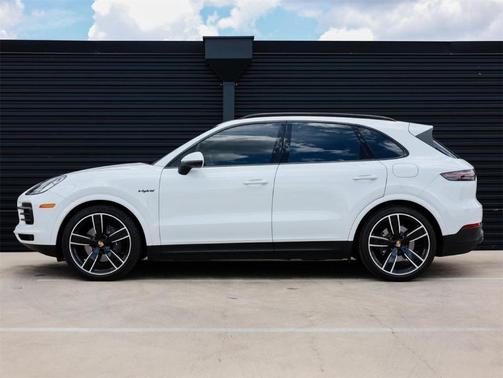 2023 Porsche Cayenne E-Hybrid