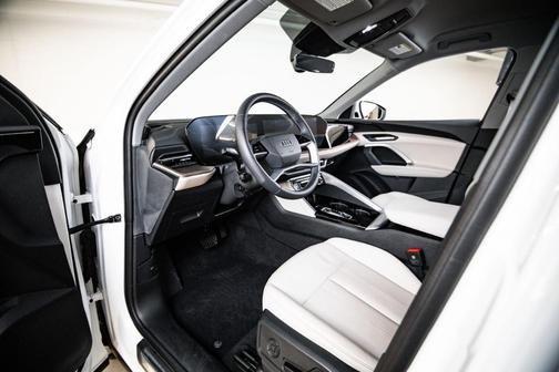 Arkona White 2025 Audi Q5 2.0T quattro Premium