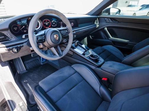 2024 Porsche 911 Carrera GTS