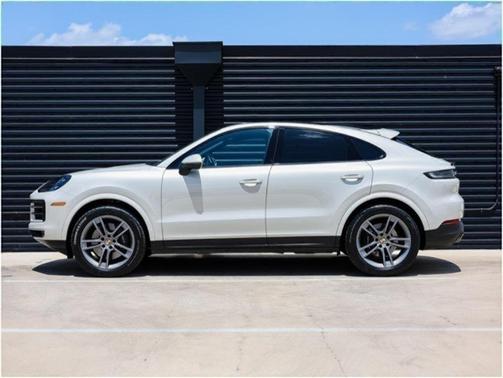 2024 Porsche Cayenne AWD