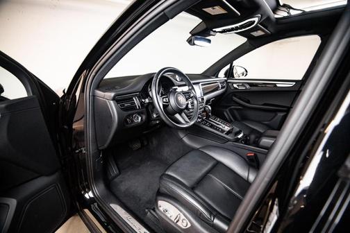 Jet Black Metallic 2023 Porsche Macan S