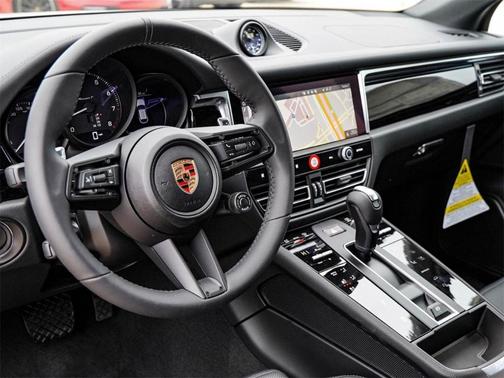 2025 Porsche Macan T