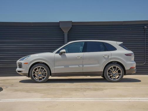 2022 Porsche Cayenne Platinum Edition