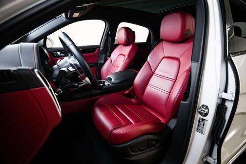 White 2023 Porsche Cayenne
