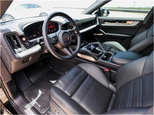 2024 Porsche Cayenne AWD