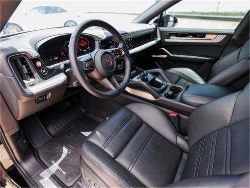 2024 Porsche Cayenne AWD