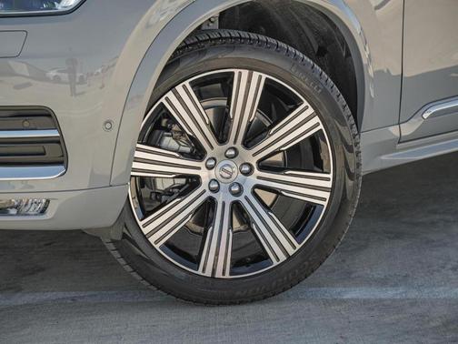 2025 Volvo XC90 B6 Ultra