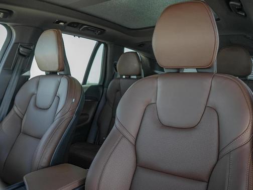 2025 Volvo XC90 B6 Ultra