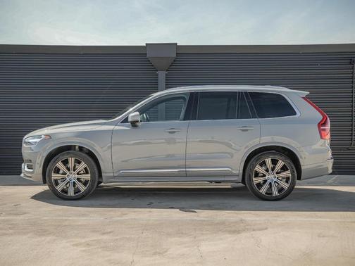2025 Volvo XC90 B6 Ultra