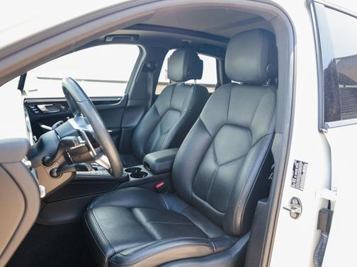 2020 Porsche Macan S