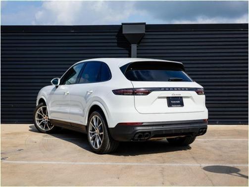2023 Porsche Cayenne Base (Tiptronic)