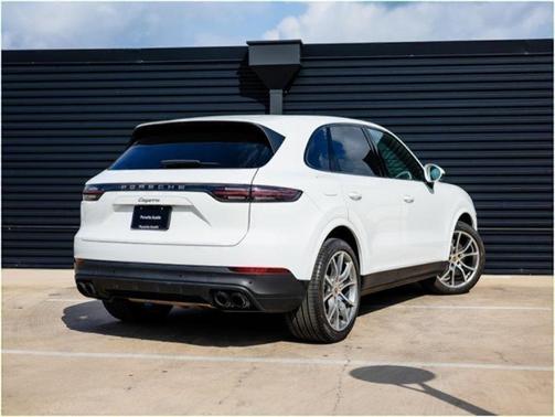 2023 Porsche Cayenne Base (Tiptronic)