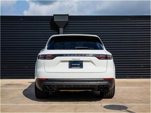 2023 Porsche Cayenne Base (Tiptronic)