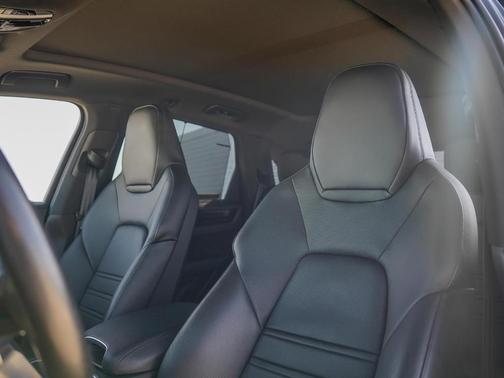 2023 Porsche Cayenne S