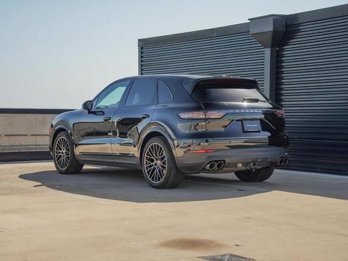 2023 Porsche Cayenne S