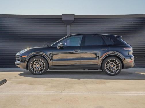 2023 Porsche Cayenne S