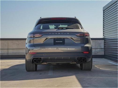2022 Porsche Cayenne Platinum Edition