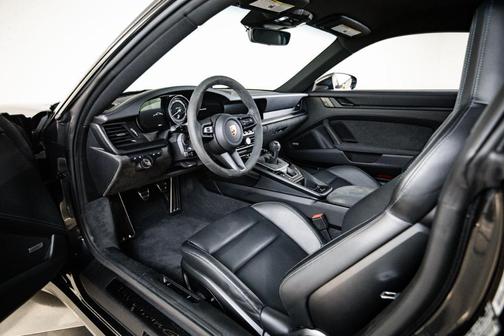 2022 Porsche 911 Carrera GTS