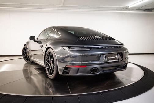 2022 Porsche 911 Carrera GTS
