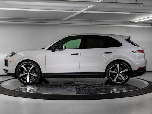 Chalk 2026 Porsche Cayenne Base