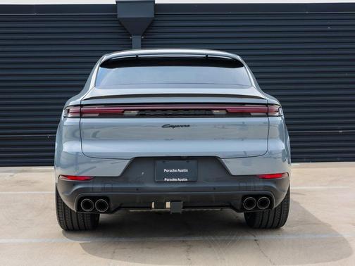 2025 Porsche Cayenne Base