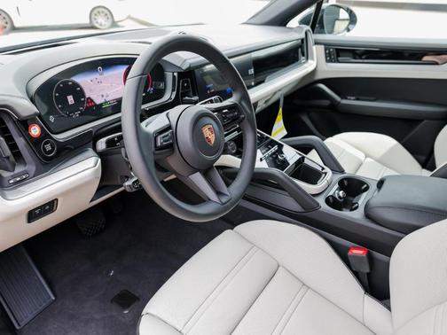 2025 Porsche Cayenne Base