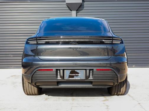 2025 Porsche Macan 4