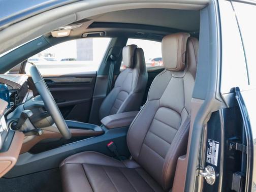 2025 Porsche Macan 4