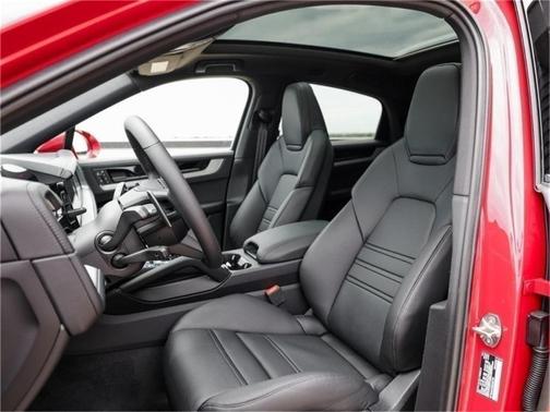 2025 Porsche Cayenne AWD
