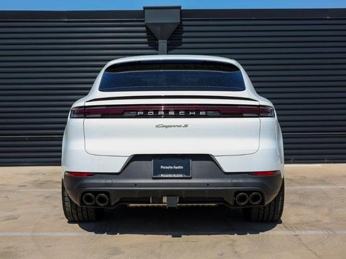 2025 Porsche Cayenne S