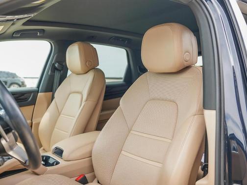 2021 Porsche Cayenne Base
